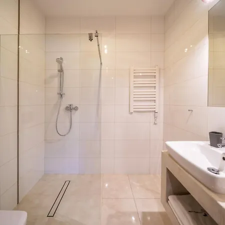 Przy Termach Apartamenty, Pokoje - Podgrzewany Basen, Hydromasaz I Tylko 70M Termy