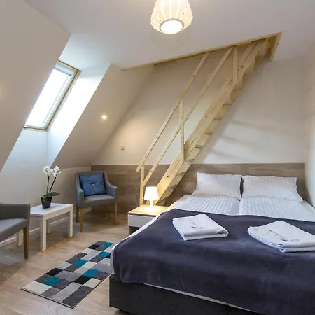 Bed and breakfast Przy Termach Apartamenty, Pokoje - Podgrzewany Basen, Hydromasaz I Tylko 70M Termy 3*