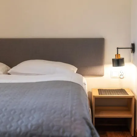 Frühstückspension Przy Termach Apartamenty, Pokoje - Podgrzewany Basen, Hydromasaz I Tylko 70M Termy