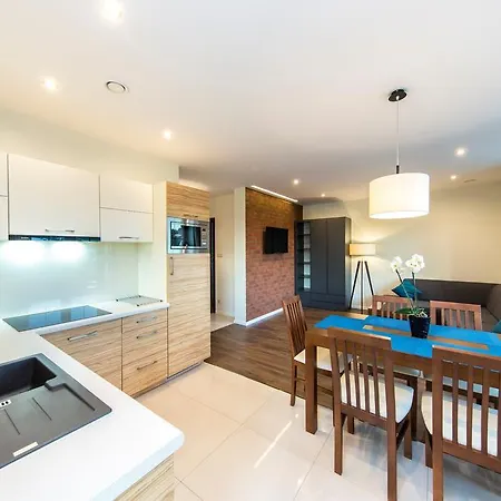 Przy Termach Apartamenty, Pokoje - Podgrzewany Basen, Hydromasaz I Tylko 70M Termy Шафляры