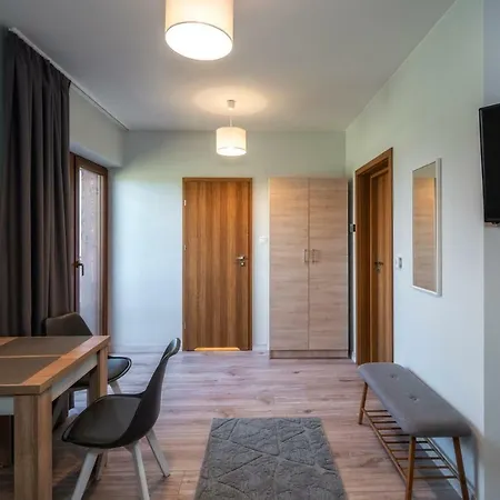 Frühstückspension Przy Termach Apartamenty, Pokoje - Podgrzewany Basen, Hydromasaz I Tylko 70M Termy 3*